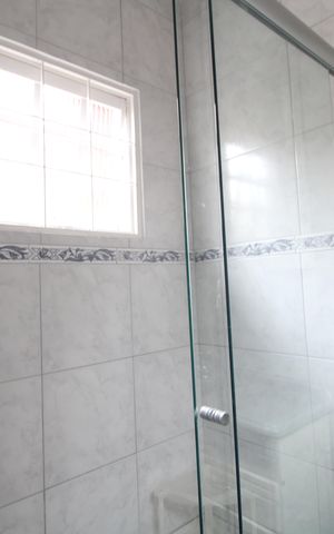 Casa à venda com 212m², 5 quartos e 4 vagasBanheiro da Suíte 2