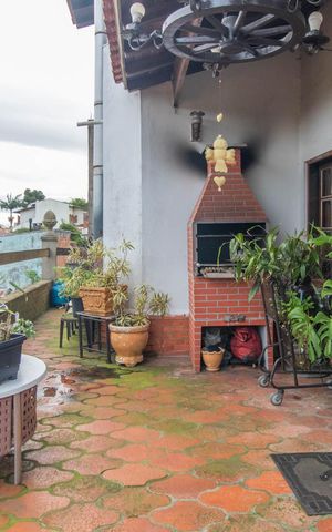 Casa à venda com 412m², 2 quartos e 4 vagasTerraço