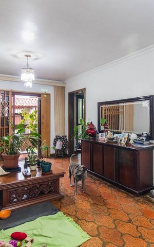 Casa à venda com 412m², 2 quartos e 4 vagasSala