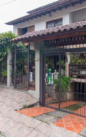 Casa à venda com 412m², 2 quartos e 4 vagasFachada