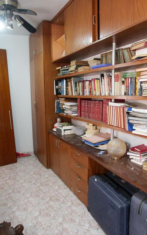 Casa à venda com 318m², 5 quartos e 2 vagasQuarto 5