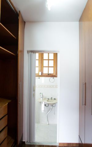 Casa à venda com 318m², 5 quartos e 2 vagasCloset da Suíte 2
