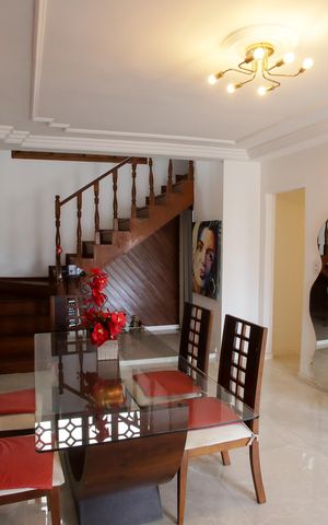 Casa à venda com 318m², 5 quartos e 2 vagasSala de jantar