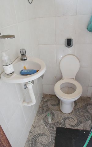 Casa à venda com 318m², 5 quartos e 2 vagasBanheiro da Churrasqueira