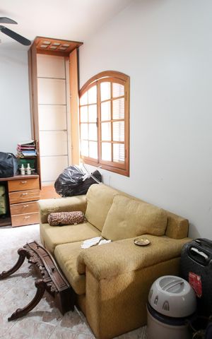 Casa à venda com 318m², 5 quartos e 2 vagasQuarto 5