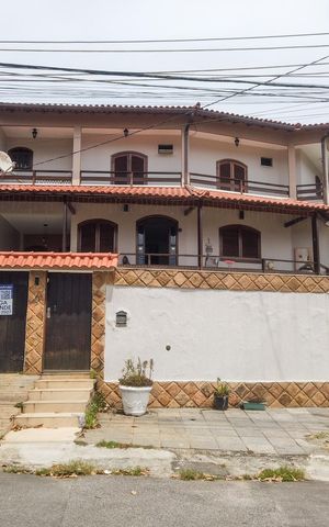 Casa à venda com 318m², 5 quartos e 2 vagasFachada