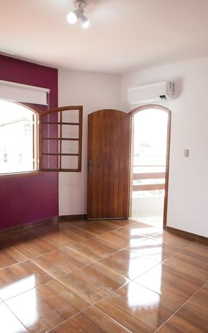 Casa à venda com 318m², 5 quartos e 2 vagasQuarto Suíte 2