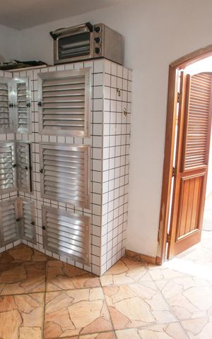 Casa à venda com 318m², 5 quartos e 2 vagasLavanderia