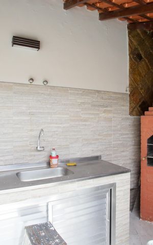 Casa à venda com 318m², 5 quartos e 2 vagasChurrasqueira