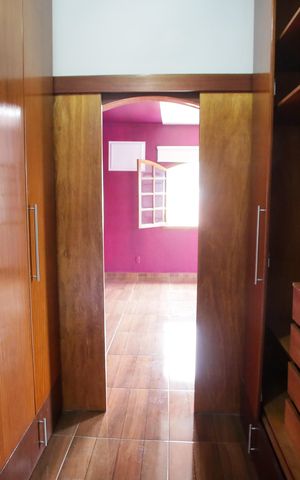 Casa à venda com 318m², 5 quartos e 2 vagasCloset da Suíte 2