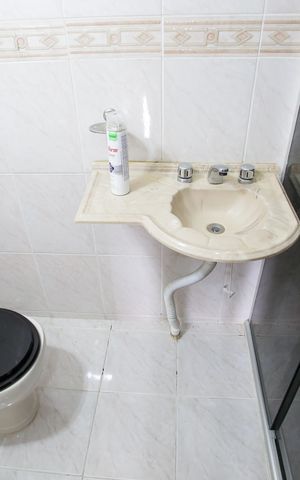 Casa à venda com 318m², 5 quartos e 2 vagasBanheiro da Suíte 2
