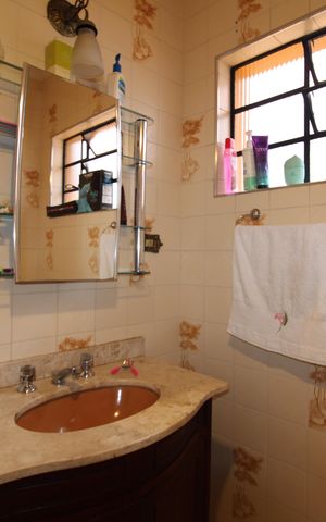 Casa à venda com 137m², 3 quartos e 2 vagasBanheiro 2
