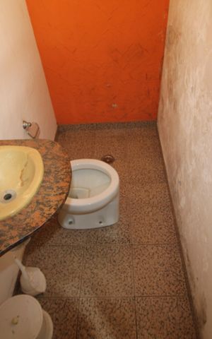 Casa à venda com 137m², 3 quartos e 2 vagasBanheiro 1