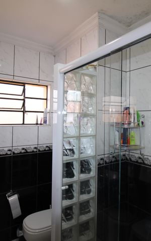 Casa à venda com 137m², 3 quartos e 2 vagasBanheiro 3