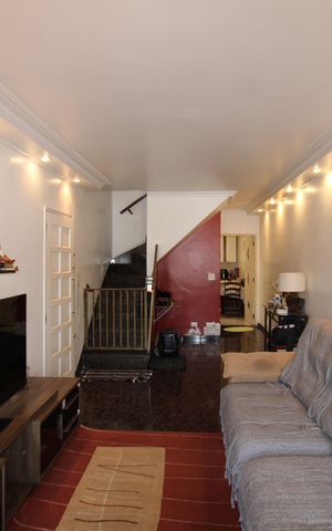 Casa à venda com 137m², 3 quartos e 2 vagasSala
