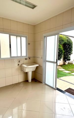Casa à venda com 427m², 4 quartos e 5 vagasÁrea de Serviço