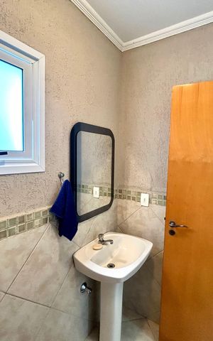 Casa à venda com 427m², 4 quartos e 5 vagasLavabo 2