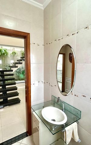 Casa à venda com 427m², 4 quartos e 5 vagasLavabo 1