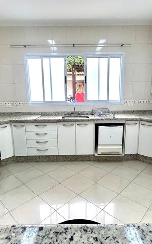 Casa à venda com 427m², 4 quartos e 5 vagasCozinha