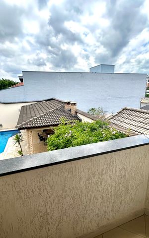 Casa à venda com 427m², 4 quartos e 5 vagasVaranda da Suíte 2