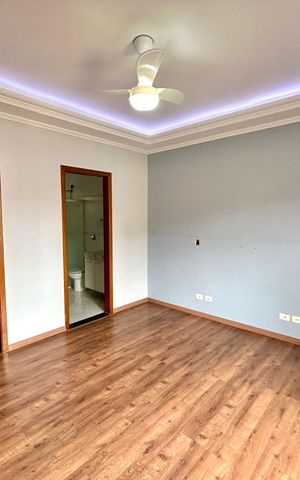 Casa à venda com 427m², 4 quartos e 5 vagasSuíte 1