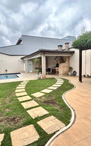 Casa à venda com 427m², 4 quartos e 5 vagasQuintal