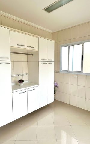 Casa à venda com 427m², 4 quartos e 5 vagasÁrea de Serviço
