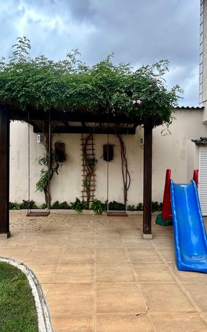 Casa à venda com 427m², 4 quartos e 5 vagasQuintal