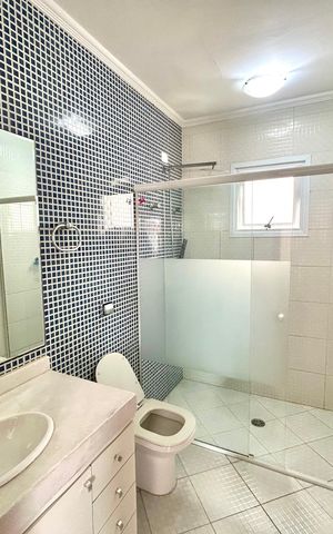 Casa à venda com 427m², 4 quartos e 5 vagasBanheiro da Suíte 2
