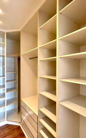 Casa à venda com 427m², 4 quartos e 5 vagasCloset da Suíte 3