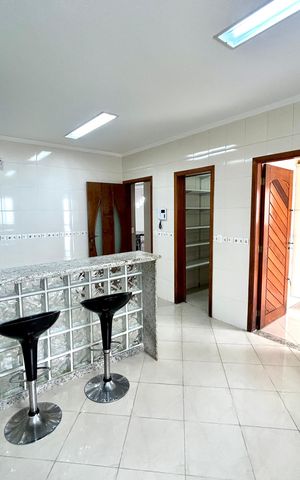 Casa à venda com 427m², 4 quartos e 5 vagasCozinha