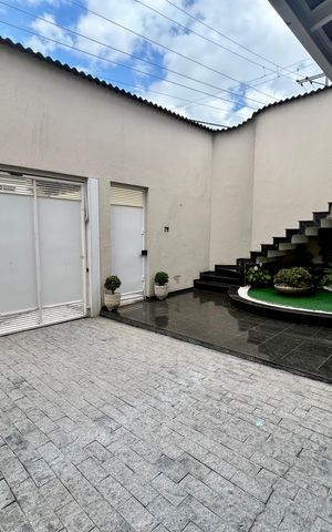 Casa à venda com 427m², 4 quartos e 5 vagasGaragem