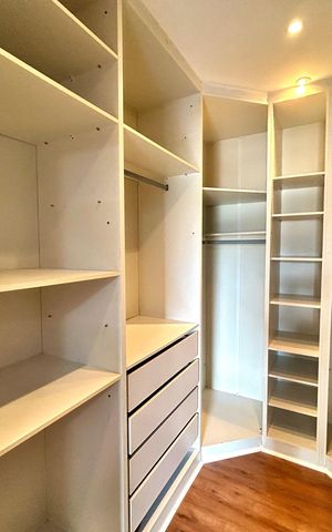 Casa à venda com 427m², 4 quartos e 5 vagasCloset da Suíte 1