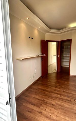 Casa à venda com 427m², 4 quartos e 5 vagasVaranda da Suíte 3