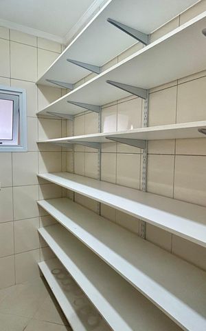 Casa à venda com 427m², 4 quartos e 5 vagasDespensa