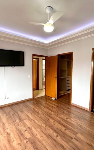 Casa à venda com 427m², 4 quartos e 5 vagasSuíte 1