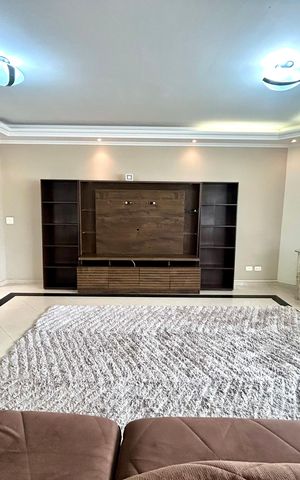 Casa à venda com 427m², 4 quartos e 5 vagasSala