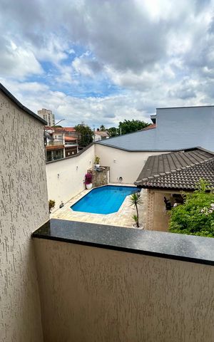 Casa à venda com 427m², 4 quartos e 5 vagasVaranda da Suíte 2