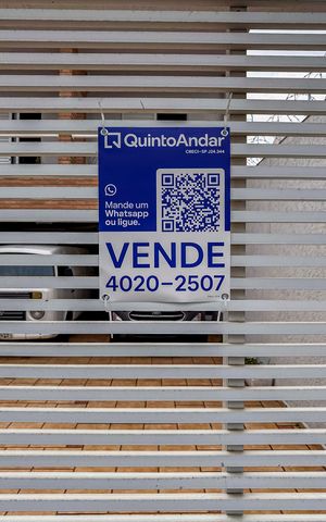 Casa à venda com 322m², 4 quartos e 4 vagas Casa à venda com 322m², 4 quartos e 4 vagasPlaca