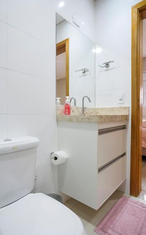 Casa à venda com 220m², 3 quartos e 4 vagasBanheiro da suíte 2
