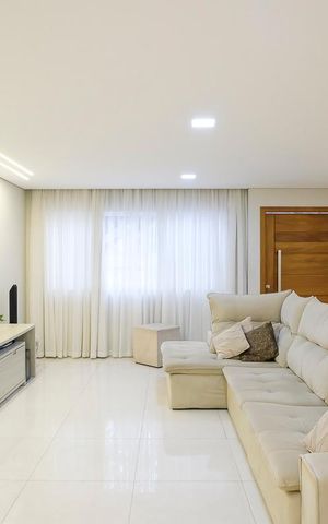 Casa à venda com 220m², 3 quartos e 4 vagasSala