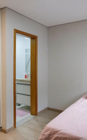 Casa à venda com 220m², 3 quartos e 4 vagasSuíte 2
