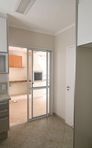 Apartamento à venda com 186m², 3 quartos e 2 vagasCozinha