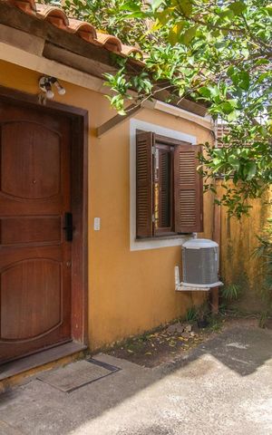 Casa de condomínio à venda com 65m², 2 quartos e 1 vaga Casa de condomínio à venda com 65m², 2 quartos e 1 vagaFachada
