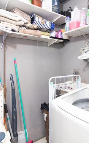 Casa de condomínio à venda com 65m², 2 quartos e 1 vaga Casa de condomínio à venda com 65m², 2 quartos e 1 vagaCozinha