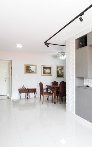 Apartamento à venda com 135m², 3 quartos e 2 vagas Apartamento à venda com 135m², 3 quartos e 2 vagasSala