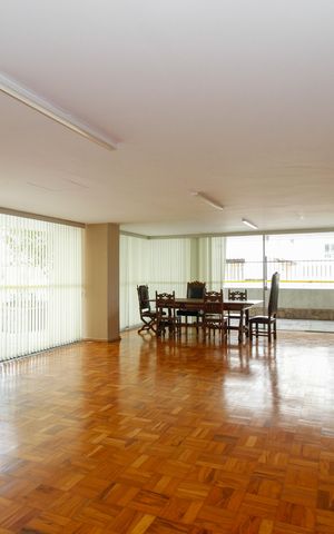 Apartamento à venda com 135m², 3 quartos e 2 vagas Apartamento à venda com 135m², 3 quartos e 2 vagasÁrea Comum - Salão de Festas