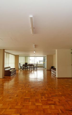 Apartamento à venda com 135m², 3 quartos e 2 vagas Apartamento à venda com 135m², 3 quartos e 2 vagasÁrea Comum - Salão de Festas