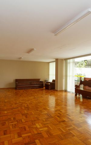 Apartamento à venda com 135m², 3 quartos e 2 vagas Apartamento à venda com 135m², 3 quartos e 2 vagasÁrea Comum - Salão de Festas