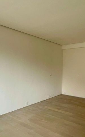 Apartamento à venda com 316m², 4 quartos e 2 vagas Apartamento à venda com 316m², 4 quartos e 2 vagasSuíte 1